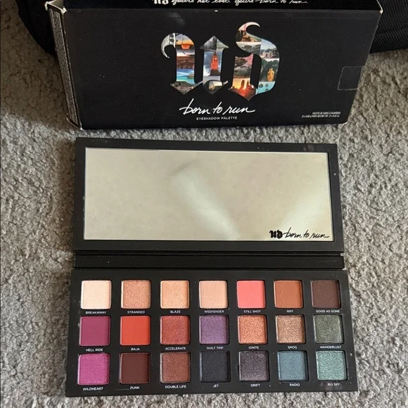 Urban Decay Born to Run Eyeshadow Palette with Multicolor Design - Picture 2 of 3